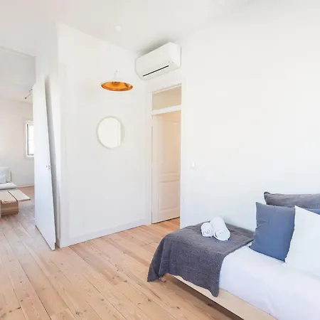 Historical Santos Iv *